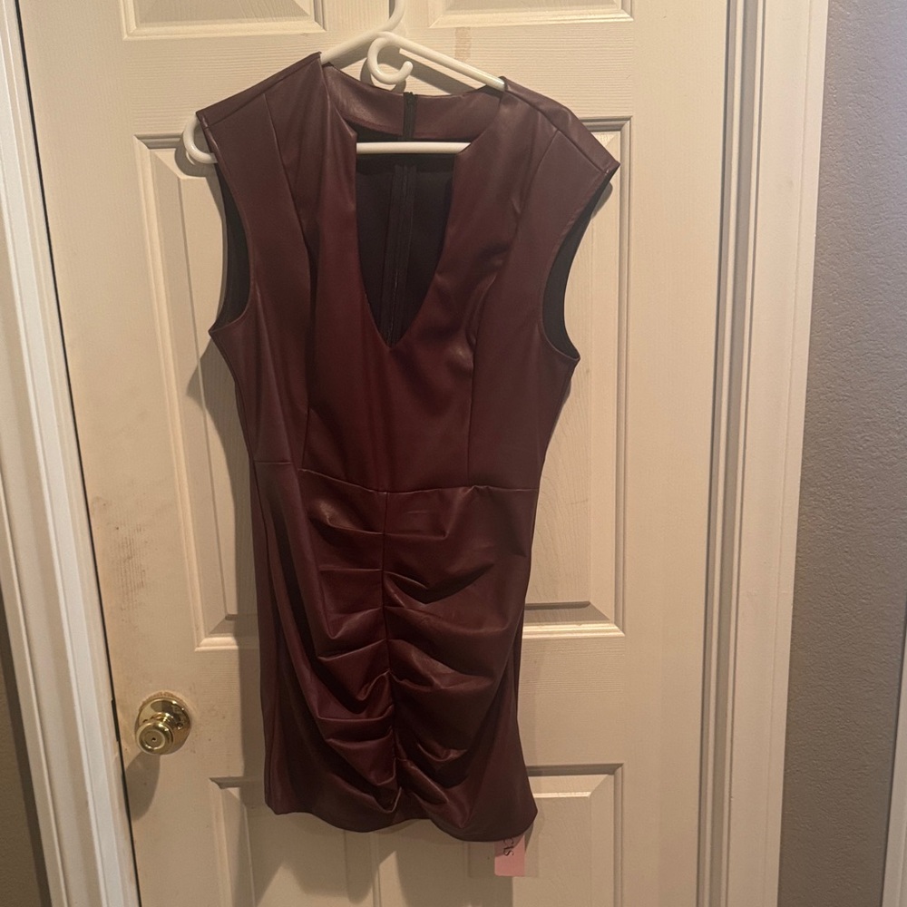 Chic Sleeveless Burgundy Mini Dress